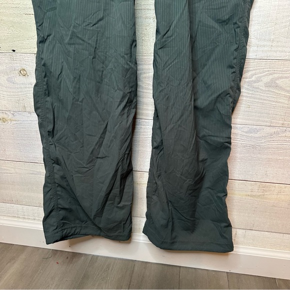 Lululemon Dance Studio Mid-Rise Full Length Pant
Dark Forest (?) Size 6 - Picture 9 of 13